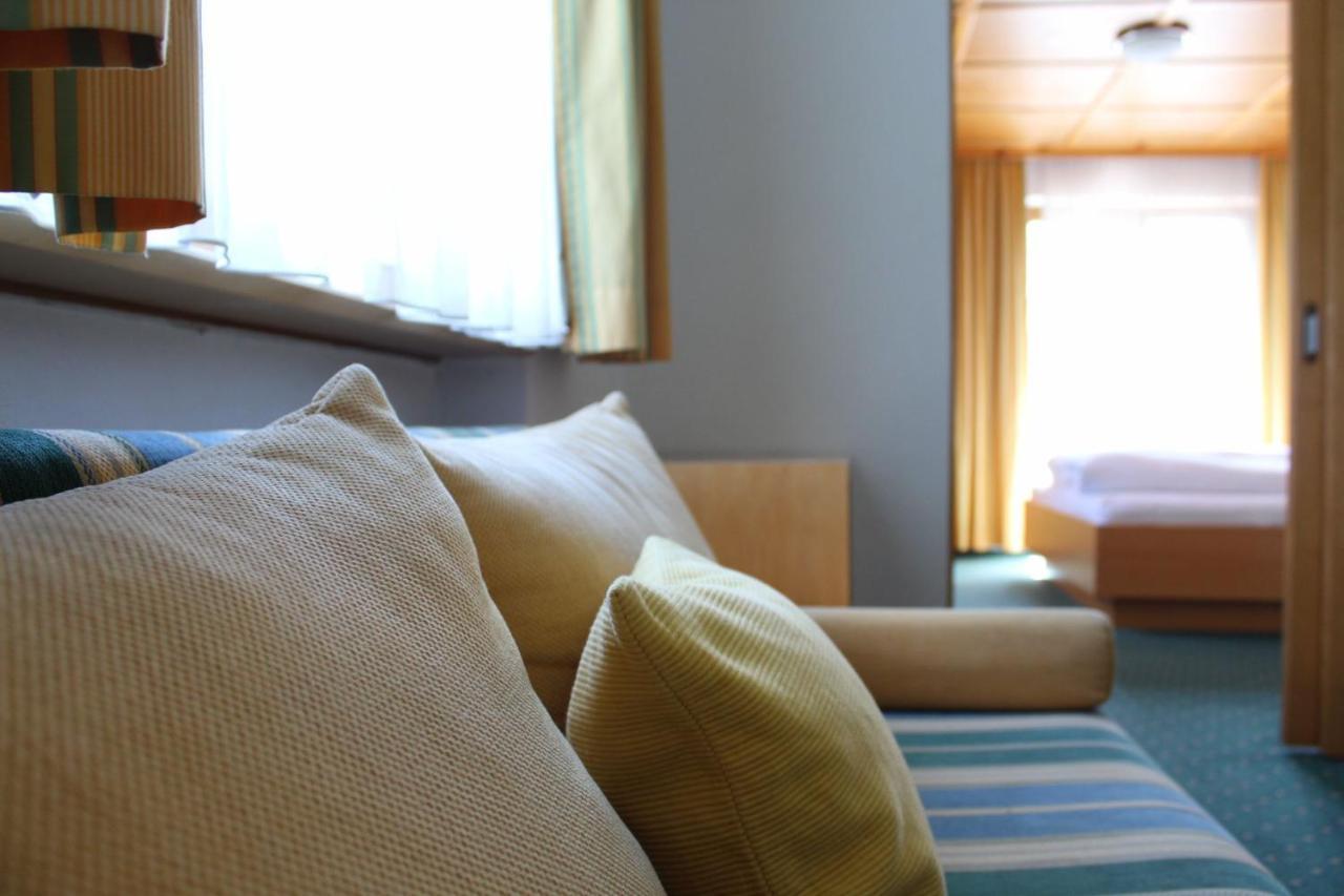 Wanderhotel Garni Cresta Schruns Екстериор снимка