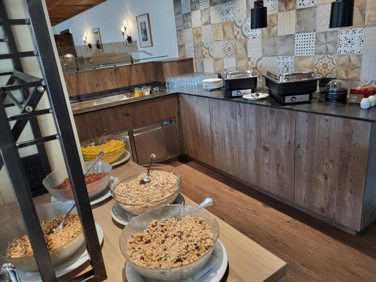 Wanderhotel Garni Cresta Schruns Екстериор снимка